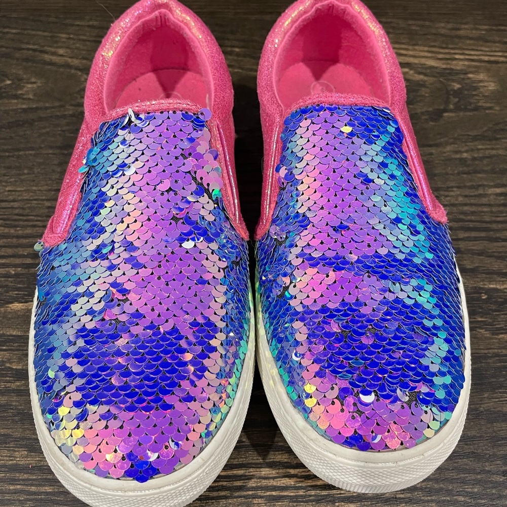 Cat & Jack Girls Aliki Flip Sequin Sneaker
Size 3
Slip-On Casual Shoes Pink